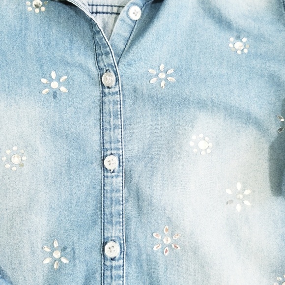 Justice blue buttons down shirt.  Size 10 - Picture 8 of 8